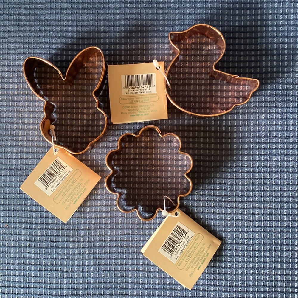 Wilton NWT, set of 3 copper plated cookie cutters